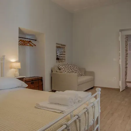 Apartment Karastamati's Tower House Apikia (Andros)