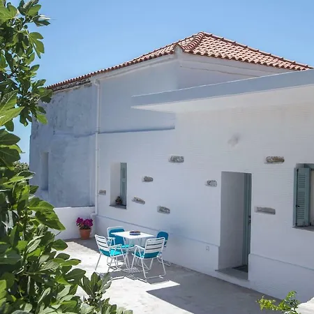 Karastamati's Tower House Apartment